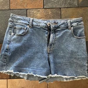 Maurice’s high-rise denim shorts